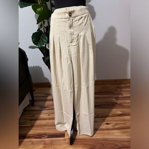 Women’s Cream Pleated Pants